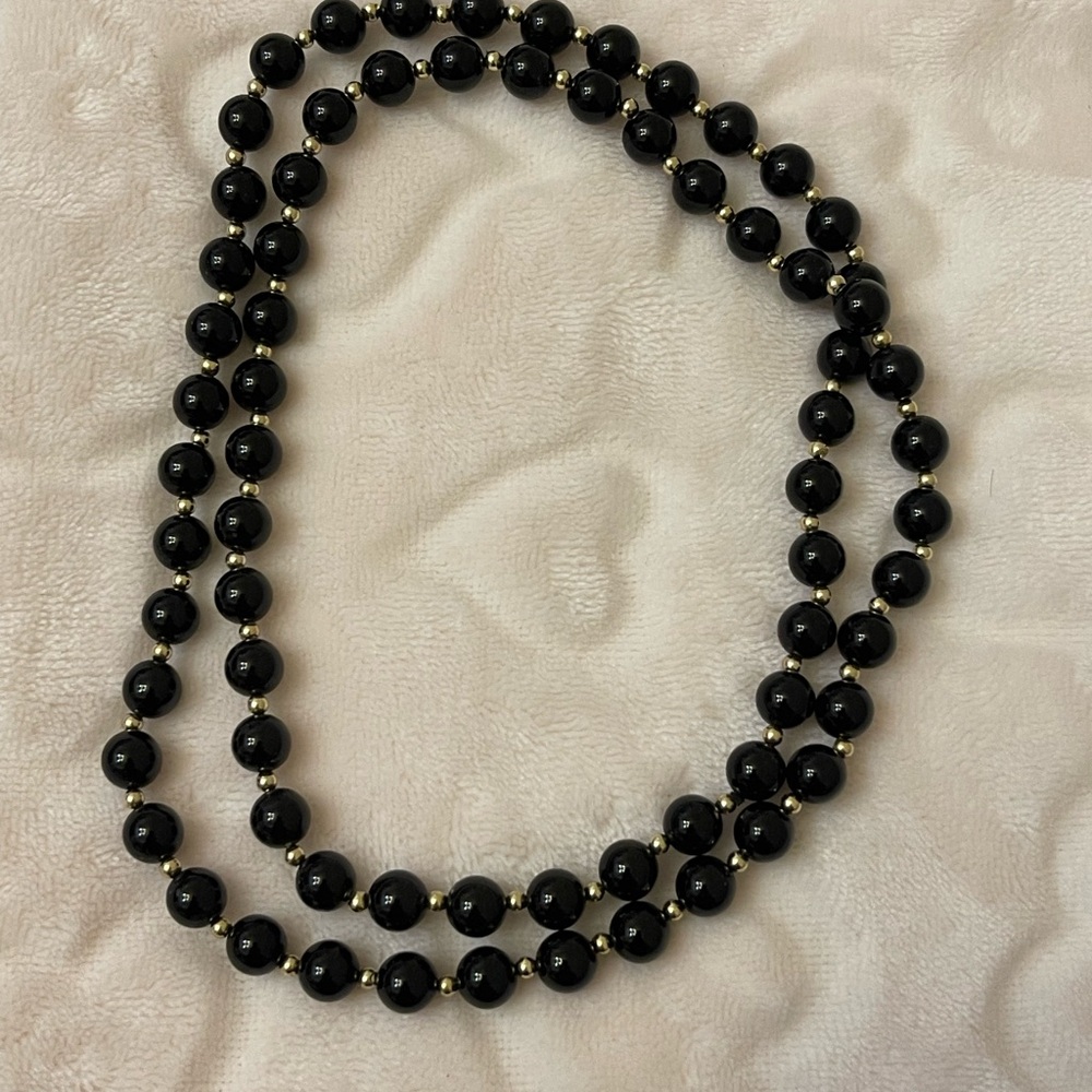 Classic and elegant beaded necklace 14K gold spacer Onyx beads Women’s